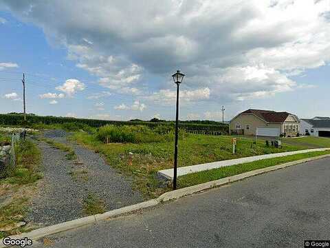 Farrcroft Drive #90, Fair Oaks, PA 18040