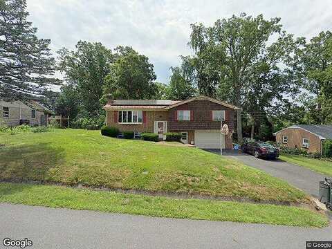 Oak Crest Dr, VERONA, VA 22482