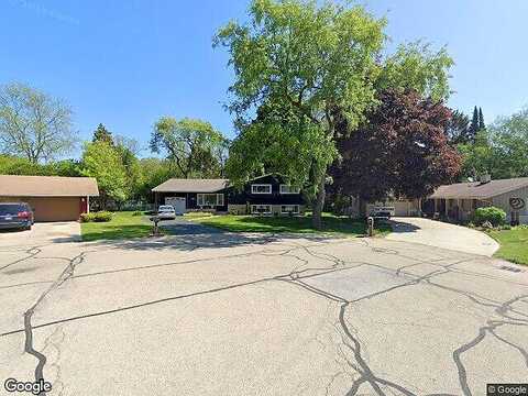 Saratoga Court, Racine, WI 53406