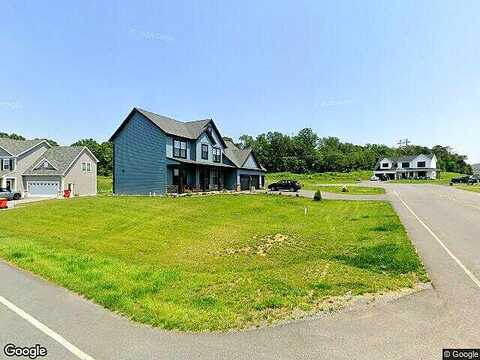 Edgewood Dr, SHIPPENSBURG, PA 17257