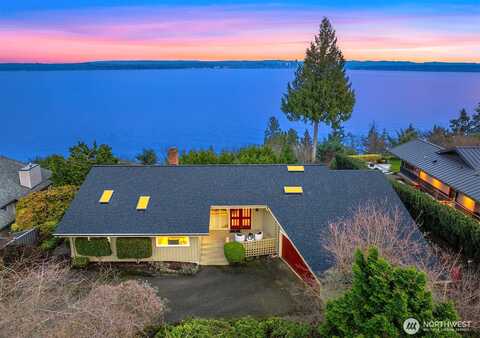 Bill Point Bluff Ne, Bainbridge Island, WA 98110
