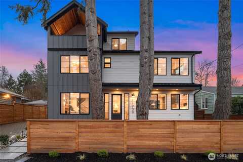 20Th Avenue Ne, Seattle, WA 98125