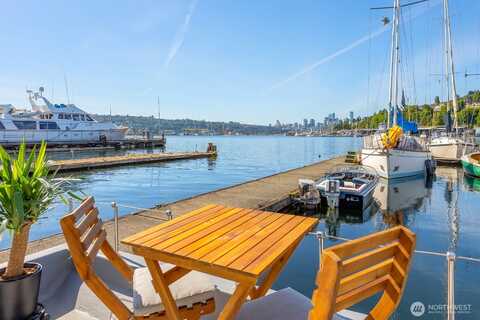 N Northlake Way #41, Seattle, WA 98103