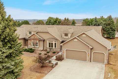 N19W28929 Golf Ridge N, Pewaukee, WI 53072