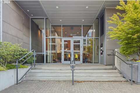 S Gaines St #1512, Portland, OR 97239