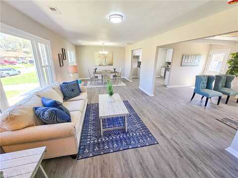 Longdale Crescent, Chesapeake, VA 23325
