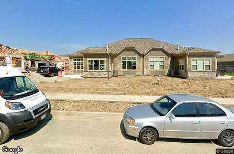 Standing Stone Drive #17-39, Waukesha, WI 53189