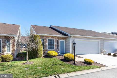 Parkview Ln #33, HANOVER, PA 17331