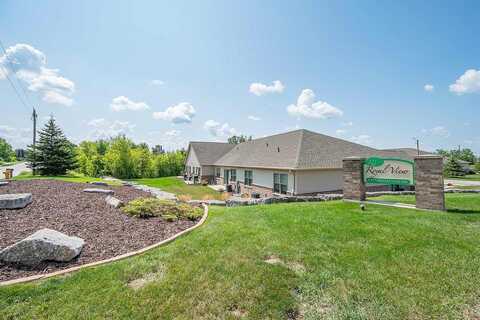 Royal Crest Circle, Green Bay, WI 54311