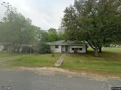 W 4Th Street, Yorktown, TX 78164