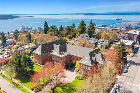 5Th Avenue W #212, Seattle, WA 98119