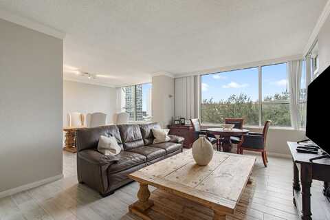 Greenway Plaza #5-O, Houston, TX 77046