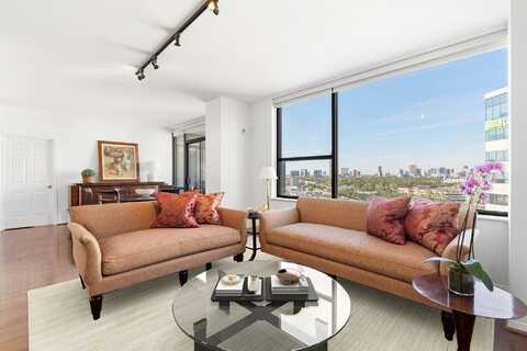Greenway Plaza #12L, Houston, TX 77046