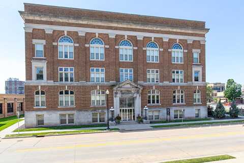 Washington Avenue #201, Oshkosh, WI 54901