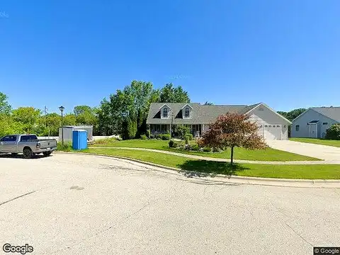 Hummingbird Lane, Plymouth, WI 53073
