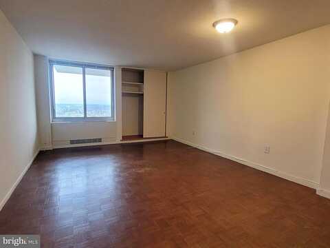 S Washington Sq #2415, PHILADELPHIA, PA 19106