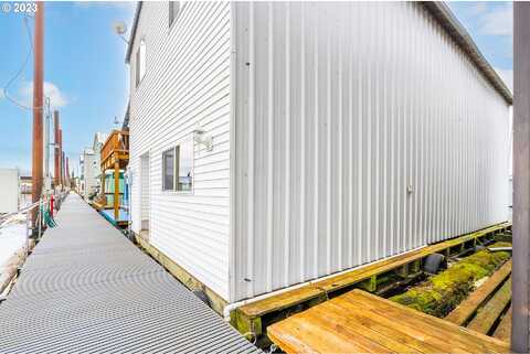Ne Marine Dr #123, Portland, OR 97221