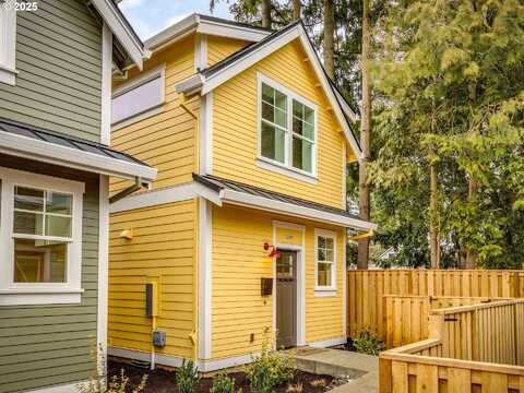 N Saratoga St #5, Portland, OR 97217