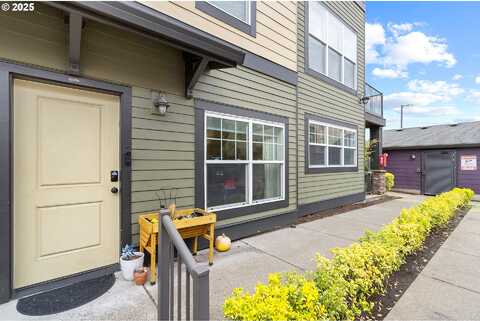 Se Causey Cir #18B, HappyValley, OR 97086
