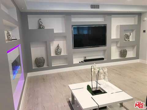 Hillside, LOS ANGELES, CA 90046