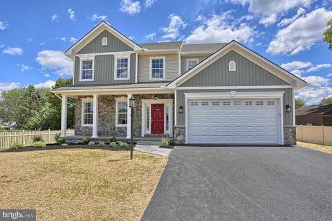Rolling Meadow Rd, LEBANON, PA 17046