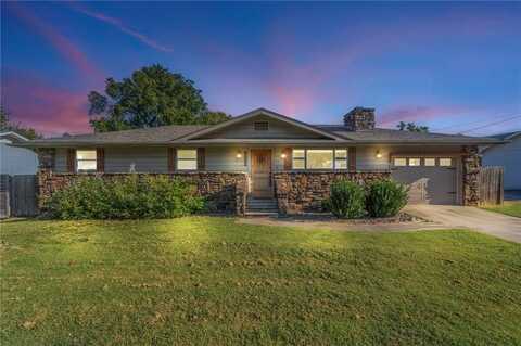 802 SW 2nd ST, Bentonville, AR 72712
