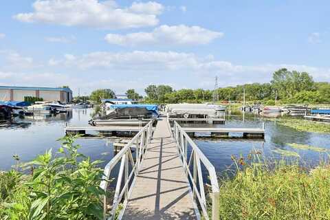 Mariners Cove Dr, Madison, WI 53704