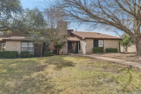 West, Kerrville, TX 78028