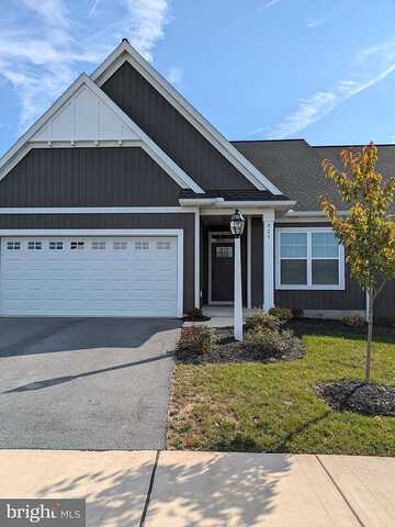 Shadowbrooke Dr, DOVER, PA 17315