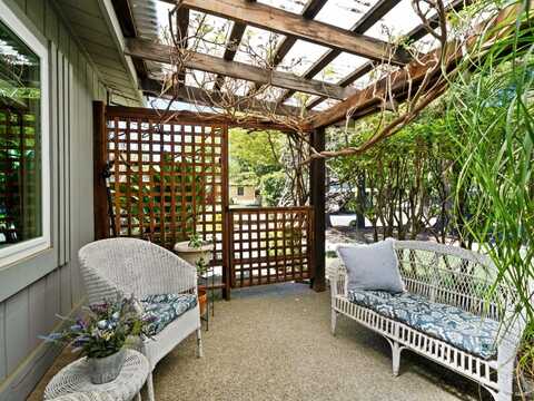 2 La Canada Court, Saint Helena, CA 94574