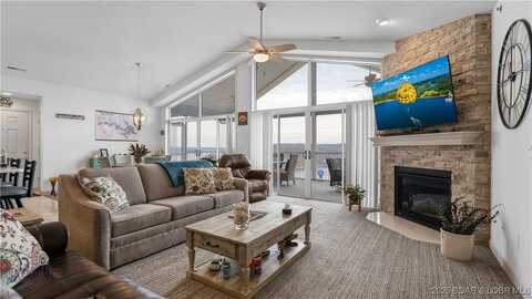 682 Summer Place Drive, Camdenton, MO 65020