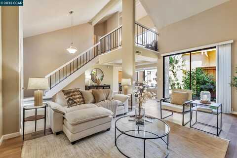 102 Northcreek Cir, Walnut Creek, CA 94598