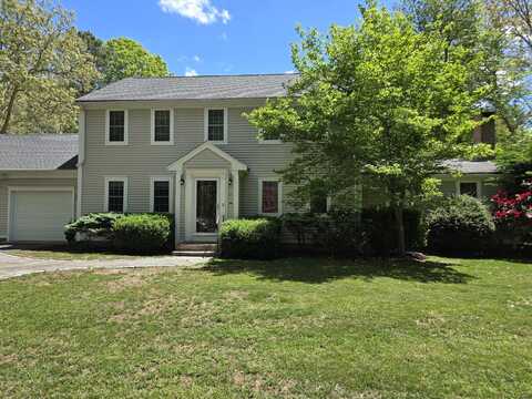 13 Quail Hollow Circle, Sandwich, MA 02563