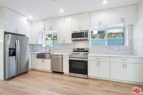 6266 Etiwanda Ave, Tarzana, CA 91335