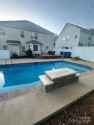 5228 Sunriver Road, Gastonia, NC 28054