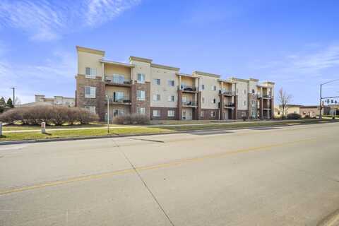 6350 Coachlight Drive, West Des Moines, IA 50266