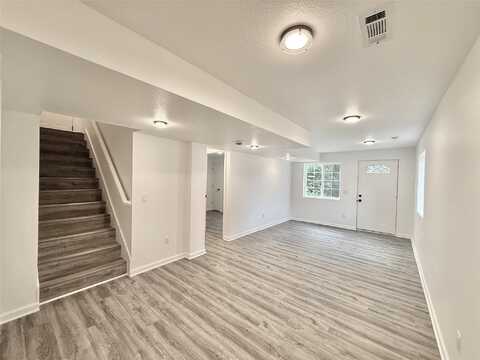201 Hillside Avenue, Des Moines, IA 50315