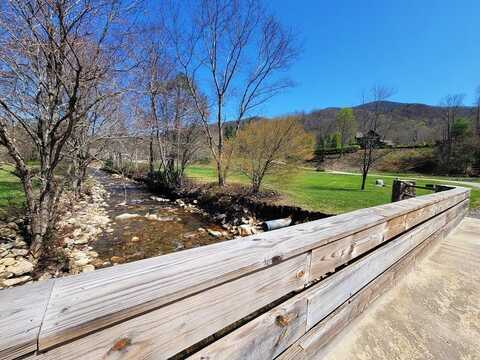 300 Shining Rock Dr, Canton, NC 28716