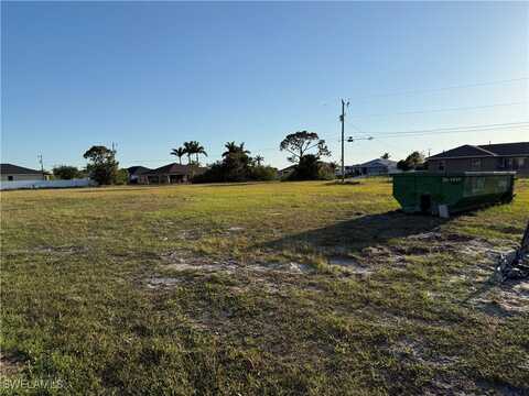 624 Chiquita Boulevard N, Cape Coral, FL 33993