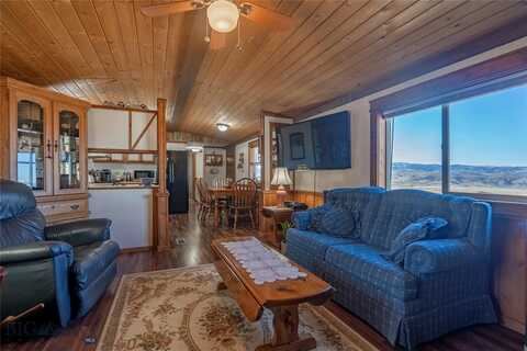 57 Outlaw Hill, Livingston, MT 59047