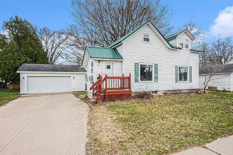 124 W Pine Street, Fremont, MI 49412