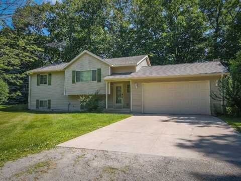 8594 S Felch Avenue, Newaygo, MI 49337