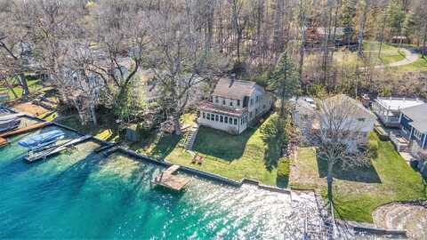 445 S Gull Lake Drive, Richland, MI 49083
