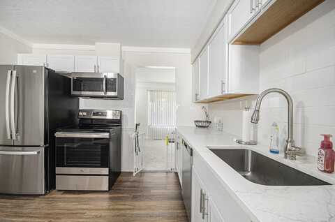 28291 Suburban Drive, Warren, MI 48088