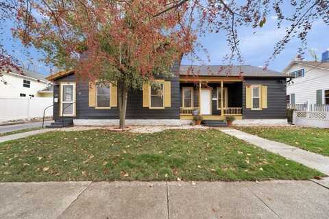 28 S Fremont Street NE, Rockford, MI 49341