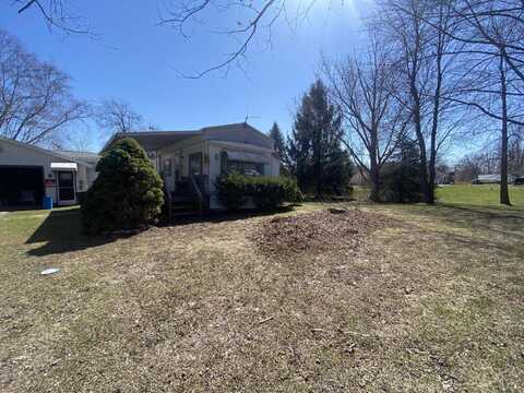 942 Shaw Road, Casnovia, MI 49318
