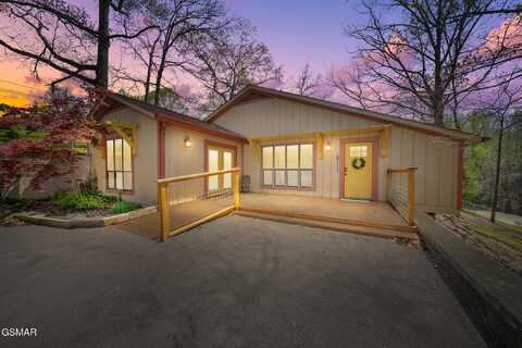 1634 Spruce Dr, Sevierville, TN 37876