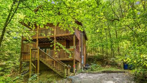 2730 Easy St Street, Sevierville, TN 37862