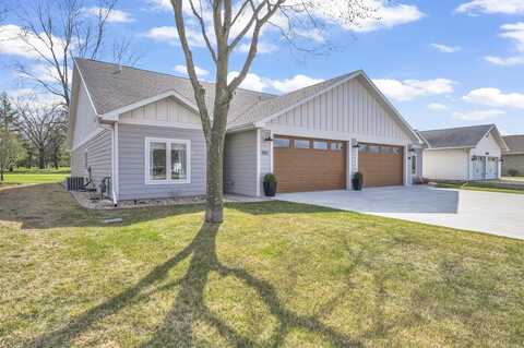 1012 S Emerald Hills Drive B, Arnolds Park, IA 51331