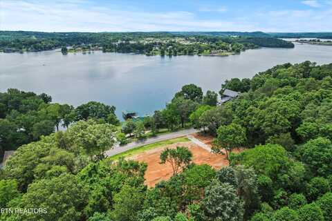 900 Harbour View Hwy, Lenoir City, TN 37772